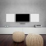 Weiße Vasner Infrarotheizung Citara M Metall (60x140) an Wand montiert neben TV.
