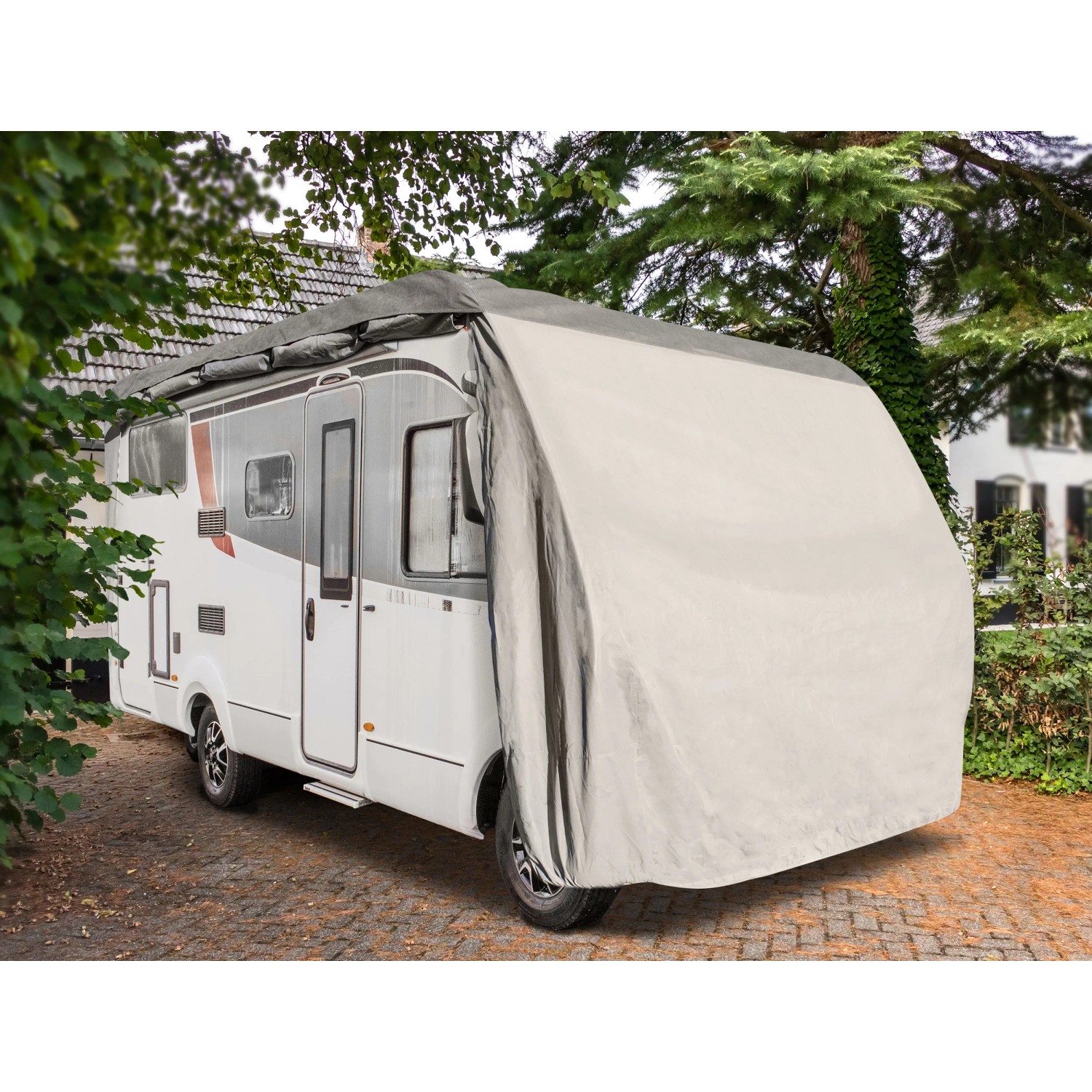 Wohnmobil mit beiger Schutzhülle (610x235x270 cm) zum Frostschutz und Schutz vor Witterungseinflüssen.