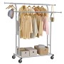 Songmics Kleiderständer Pataye, Schwerlast, Metall, Silber, mit Kleidung, Hüten und Aufbewahrungsboxen.