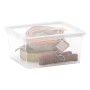 Transparente KIS Aufbewahrungsbox C XXS mit Deckel, gefüllt mit Gürteln.