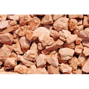 Nahaufnahme von Verona-Rot Marmorbruch, 25-50 mm, Zierkies für Garten und Landschaftsbau.