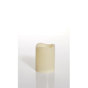 Cremefarbene LED Outdoor Kerze Piccolo aus Kunststoff, 7,5x10cm, mit Fernbedienung.