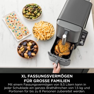 Ninja Heißluftfritteuse Double Stack XL in Grau mit Speisen wie Brathähnchen, Pommes und Gemüse.