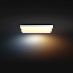 Weiße Philips Hue LED-Panelleuchte Aurelle, 60x60 cm, mit warmweißem Licht.