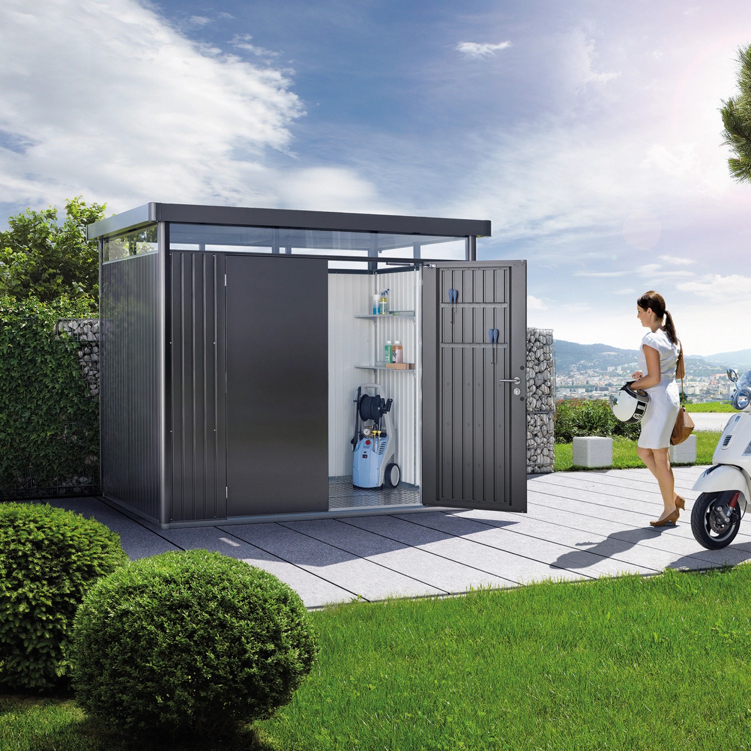 Biohort HighLine Gerätehaus, dunkelgrau-metallic, mit Doppeltür und Regalen. Gartengerätehaus aus Metall.