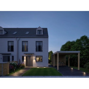 Beleuchtetes Haus mit Paulmann Plug & Shine Bodenleuchten, warmweißes Licht.