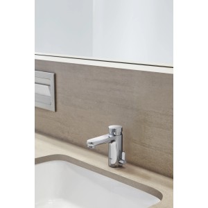 Grohe Eurosmart CT Waschtischarmatur mit Zugstange, Chrom, auf einem Waschbecken montiert.
