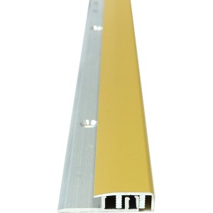 Messingfarbenes Abschlussprofil Expert, 10x20 mm, 900 mm Länge, für Laminat und Parkett.