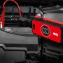 Rotes Apa Schnellstartsystem Lithium Powerpack 16.000 mAh mit Starthilfekabeln am Auto.