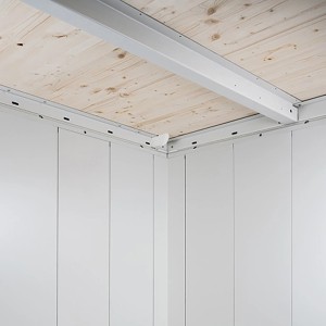 Innenansicht Biohort Neo 1B Gerätehaus: Holzdecke und silberne Metallwände.