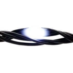 Leuchtende LED der OBI Lichterkette mit schwarzem Kabel. Warmweiß/Kaltweiß für Außenbeleuchtung Terrasse & Balkon.