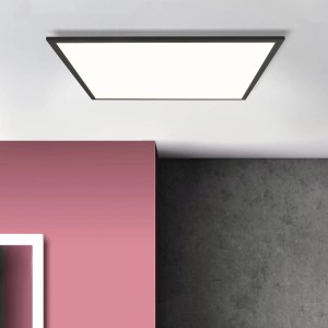 Schwarzes, eckiges LED-Deckenpanel Buffi 60x60 cm von Brilliant, montiert an einer weißen Decke.