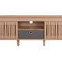 Beiges TV-Rack M48 mit Holzoptik, zwei Lamellen-Schiebetüren, offenem Fach und grauer Schublade.