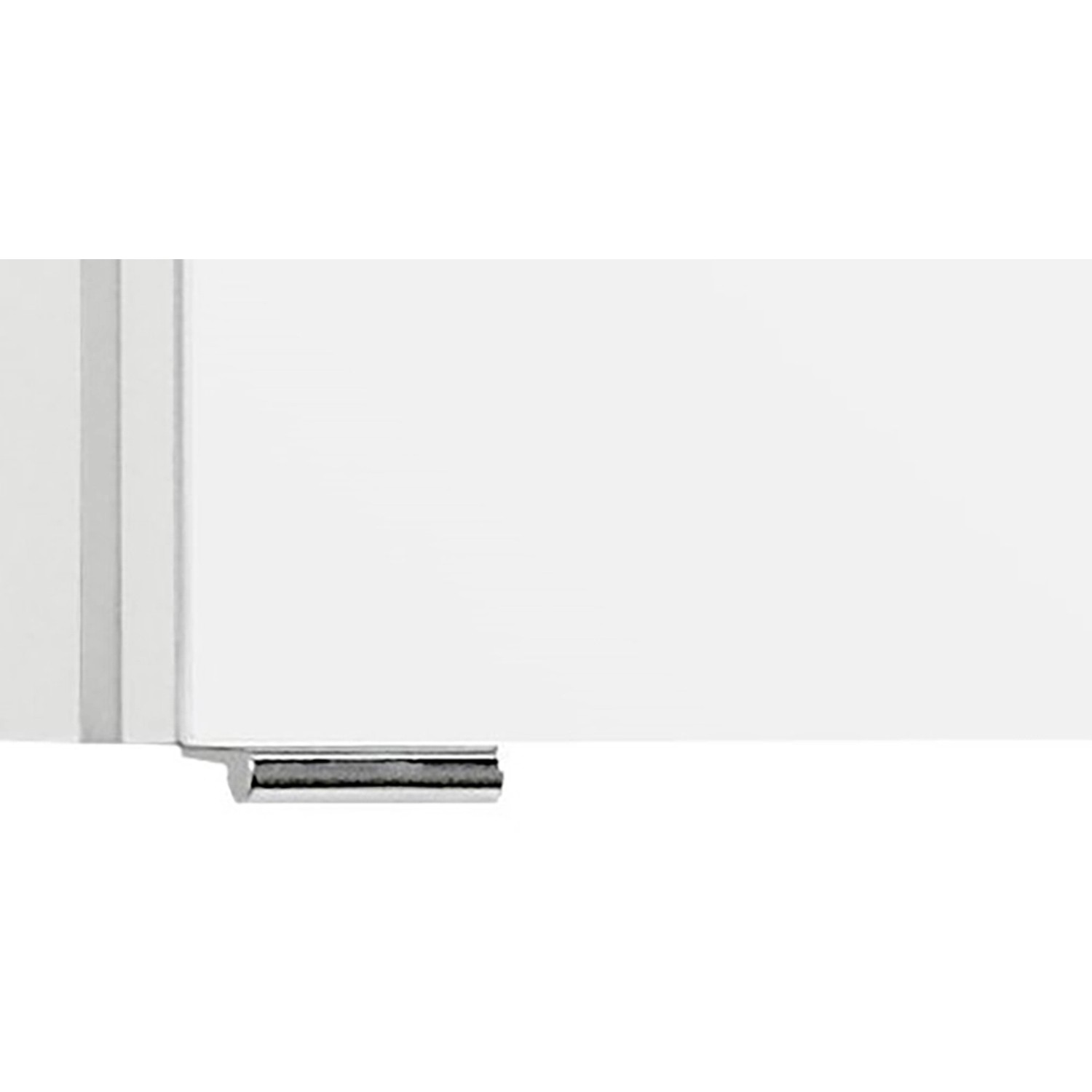 Detailaufnahme: Held Möbel Bari Spiegelschrank 80 cm in Wotaneiche, Fokus auf Scharnier.