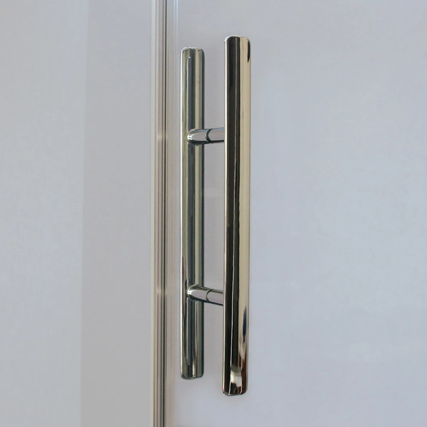 Breuer Drehtür Europa Design, Chrom, Klarglas, 90 cm, Detailansicht Griff.