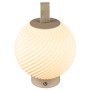 Dimmbare Brilo Akku-Tischleuchte Globe in Beige mit Touchfunktion und geriffelter Optik.