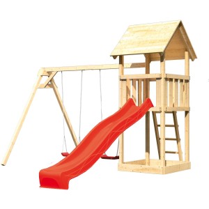Karibu Spielturm Lotti mit roter Rutsche und Doppelschaukel aus naturbelassenem Holz.
