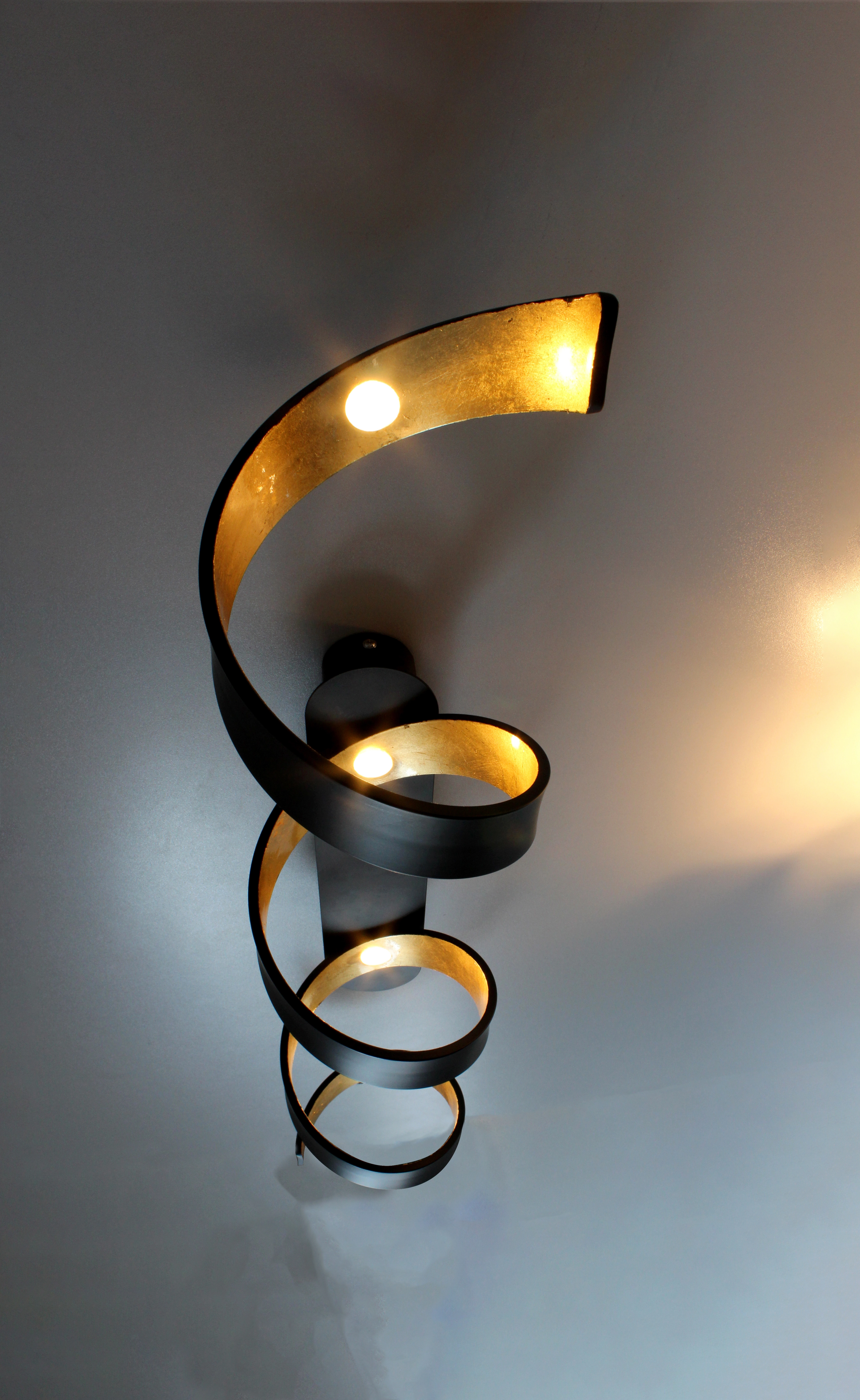 Luce Design LED-Deckenleuchte Helix Schwarz-Gold 35 cm x 80 cm x 13,5 cm  kaufen bei OBI