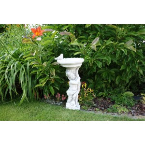 Weiße Orbis Vogeltränke mit Putte aus Beton, 60 cm hoch, Gartendekoration.