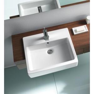 Weißes Duravit Vero Handwaschbecken, 60 cm, mit WonderGliss Beschichtung und einem Hahnloch.