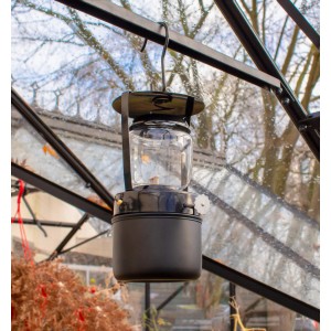 Vitavia Paraffinheizung Nori Fire im Gewächshaus, Detailaufnahme.