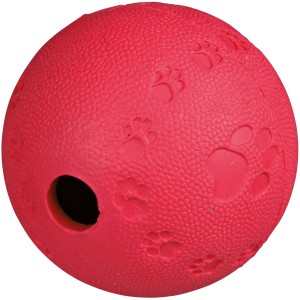 Roter Jollypaw Snackball aus Naturgummi, ø 7 cm, mit Pfotenabdruck und Loch für Leckerlis.