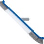 Bestway Flowclear AquaBroom Deluxe Poolbürste mit gebogenem Bürstenkopf für schwer erreichbare Stellen.