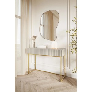 Selsey Veldio Schminktisch Greige mit geriffelter Front, goldenen Beinen und zwei Schubladen in modernem Ambiente.