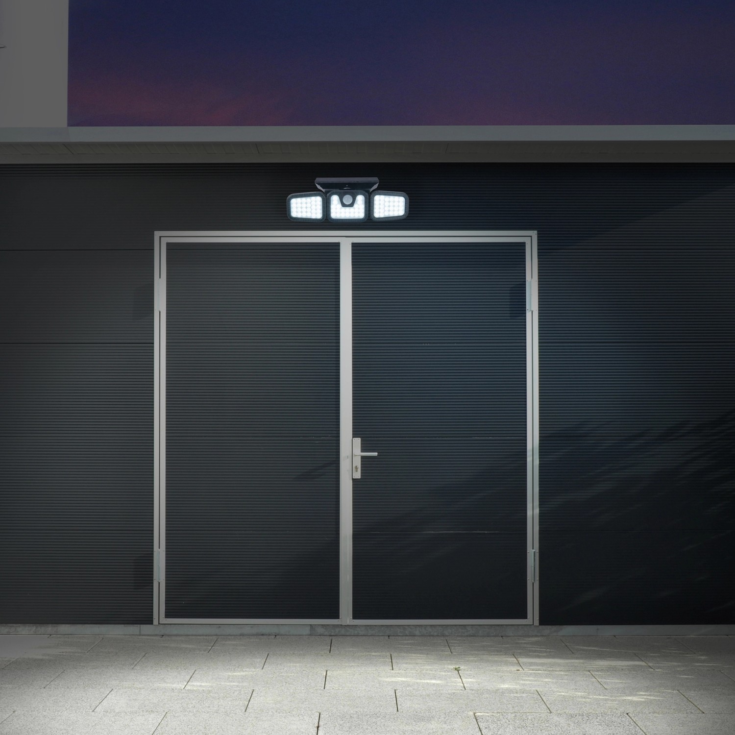 Schwarze LED Solar-Wandleuchte Pacita von Näve, Außenbeleuchtung mit Bewegungsmelder.