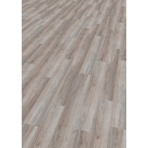 Verlegter Laminatboden Comfort Eiche Antik Grau 7 mm mit Holzstruktur.