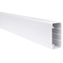 Weißer E2 Elektro Brüstungskanal aus PVC, 2000 mm lang, zur Installation von Elektroleitungen.