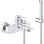 Grohe Lineare Wannenkombination in Chrom mit Handbrause und Brauseschlauch.