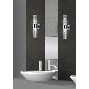 Chromfarbene Trio LED-Bad-Wandleuchte Bubbles mit klarem Acrylglas und dekorativen Luftblasen.