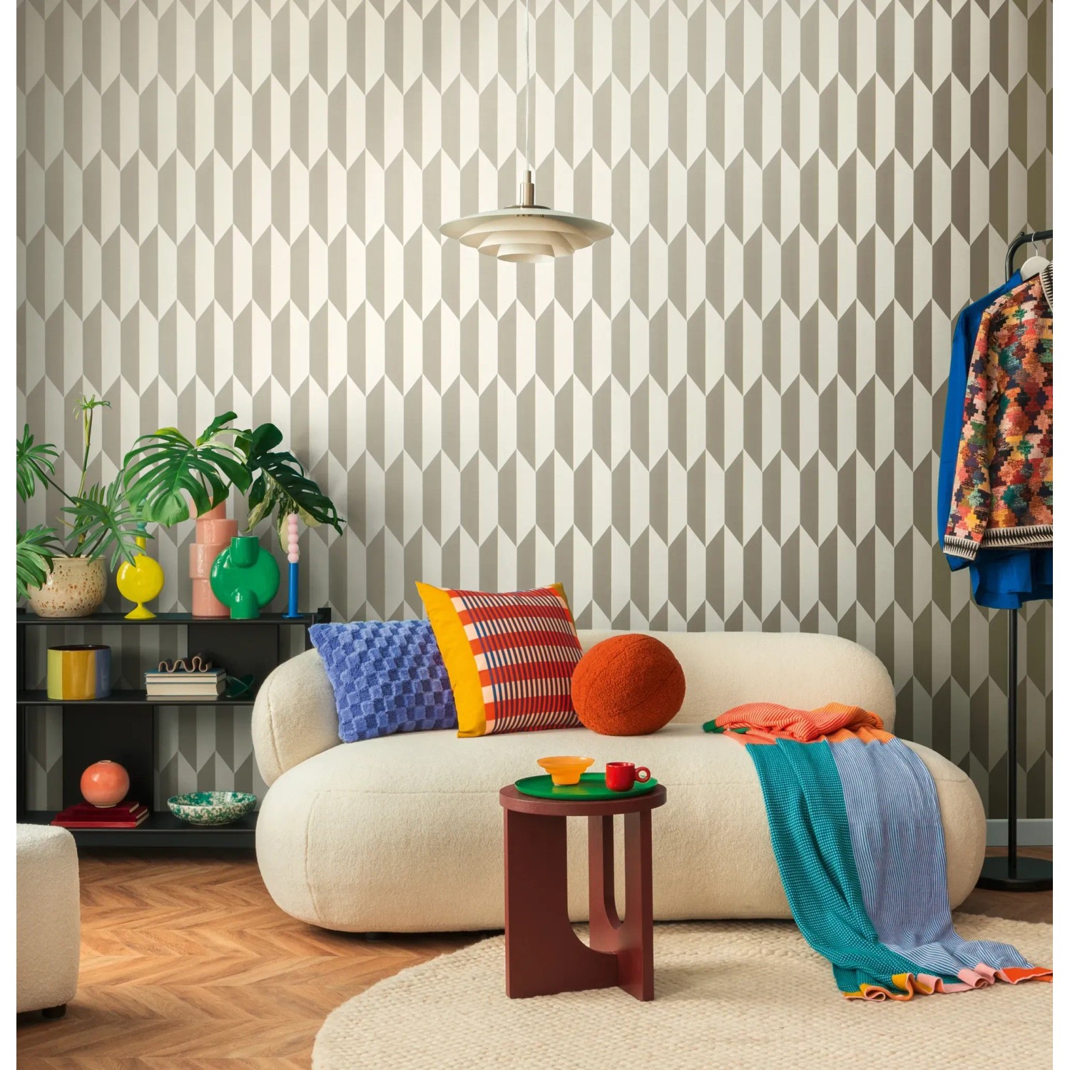 AS Creation Vliestapete Grafik mit 3D-Effekt in Silber, modernes Wohnzimmer-Ambiente.