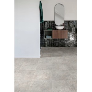 Andiamo PVC-Belag Fliesenoptik Stellar Grau als Meterware im Badezimmer.