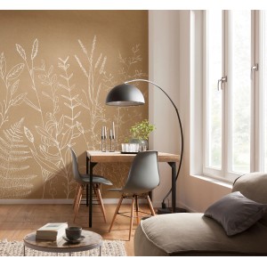 Komar Vliesfototapete Herbs Garden, beige Wand mit weißen Pflanzenmotiven im Wohnraum.
