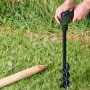Bosch Akku-Schlagbohrschrauber UniversalImpact 18V-60 im Einsatz mit Erdlochbohrer im Garten.