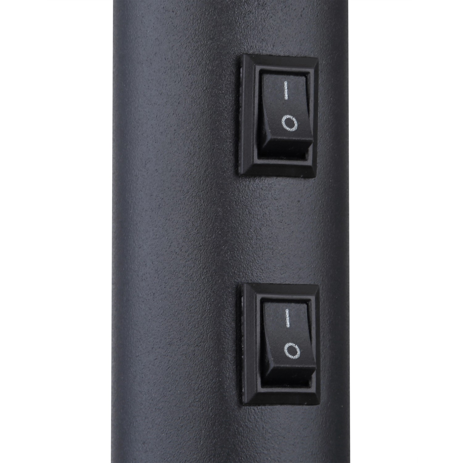 Detailaufnahme: Schwarze Globo Stehlampe Sunna mit zwei Schaltern.