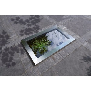 Ubbink Terrassenteich-Set Quadra mit Alurahmen InoxFrame auf Terrasse, bepflanzt.