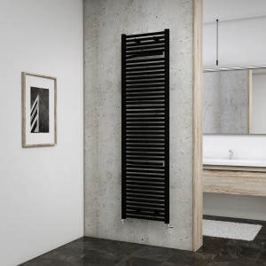 Schwarzer Schulte Design-Heizkörper Miami mit Handtuchhalter im modernen Bad.