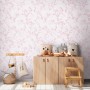 Kinderzimmer mit A.S. Creation Vliestapete Blümchen in Creme-Rosa.