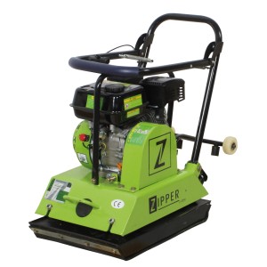 Zipper Rüttelplatte ZI-RPE90, 90 kg, mit Fahrwerk und Gummimatte für Bodenverdichtung im Garten- und Landschaftsbau.