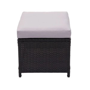 Schwarzer Poly-Rattan Hocker mit hellgrauem Kissen, passend zur Gartenstuhl-Serie.