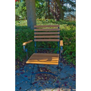 Acamp Klappsessel Lindau Set, 2 Teakholz Gartenstühle mit schwarzem Gestell.