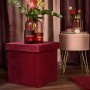 Burgunderroter Falt-Hocker Blush Bordeaux, 38x38x38 cm, mit Stauraum. Sitzhocker im Samt-Look.