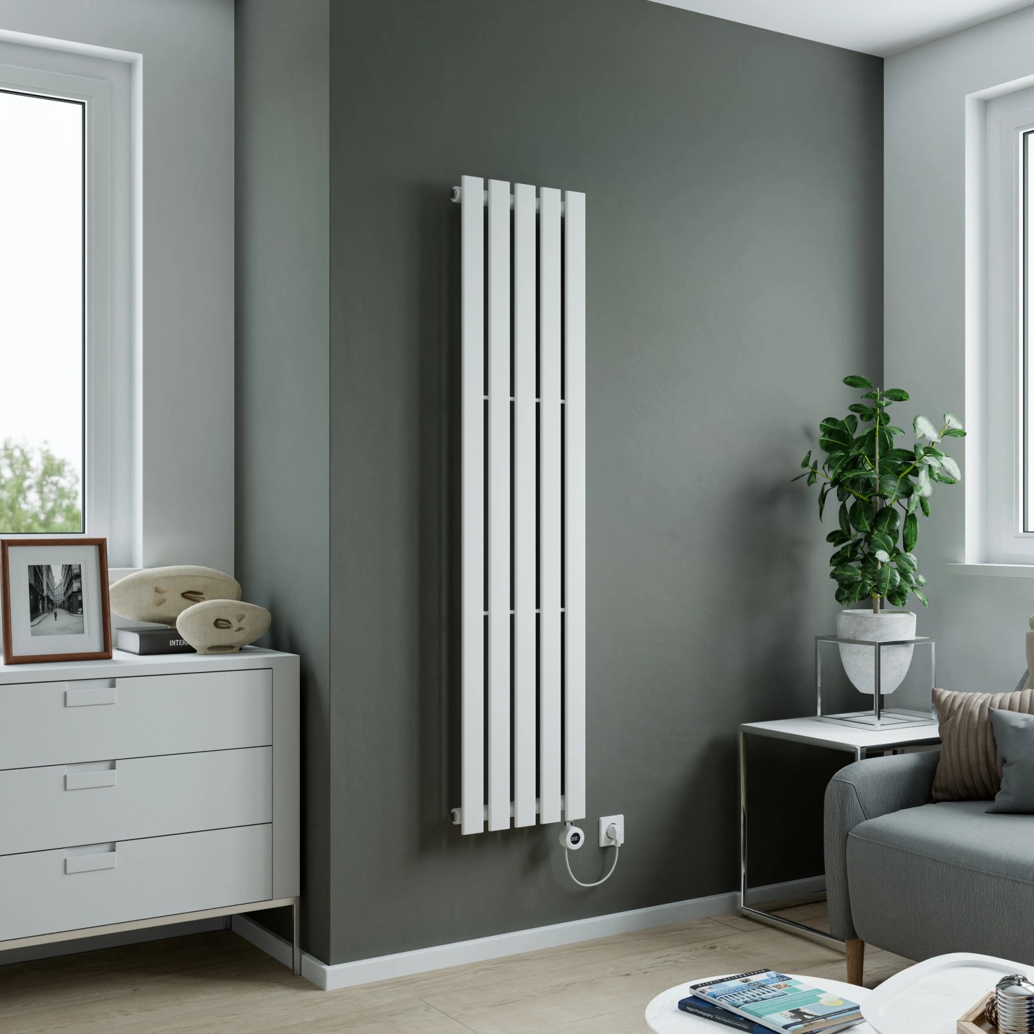 Weißer, elektrischer Handtuchwärmer Azur Stacy (160x37,2 cm) an grauer Wand.