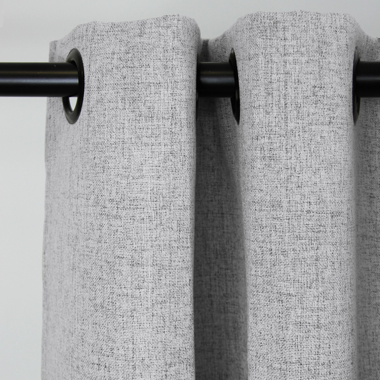 Moondream Verdunklungsvorhang, hellgrau, 130x260 cm, mit Ösen.
