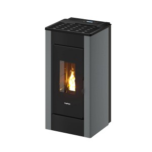 Freepoint Pelletofen Shar, Stahl titangrau, 7 kW. Moderner Ofen mit Flamme im Brennraum.