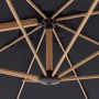 Detailaufnahme des anthrazitfarbenen Pendelschirm ALU WOOD AX (220x300 cm) mit hellen Eschenholz-Akzenten.