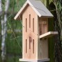 Helles Holz Schmetterlingshaus Sonnenfalter mit Anflugstationen zum Aufhängen oder Aufstellen.
